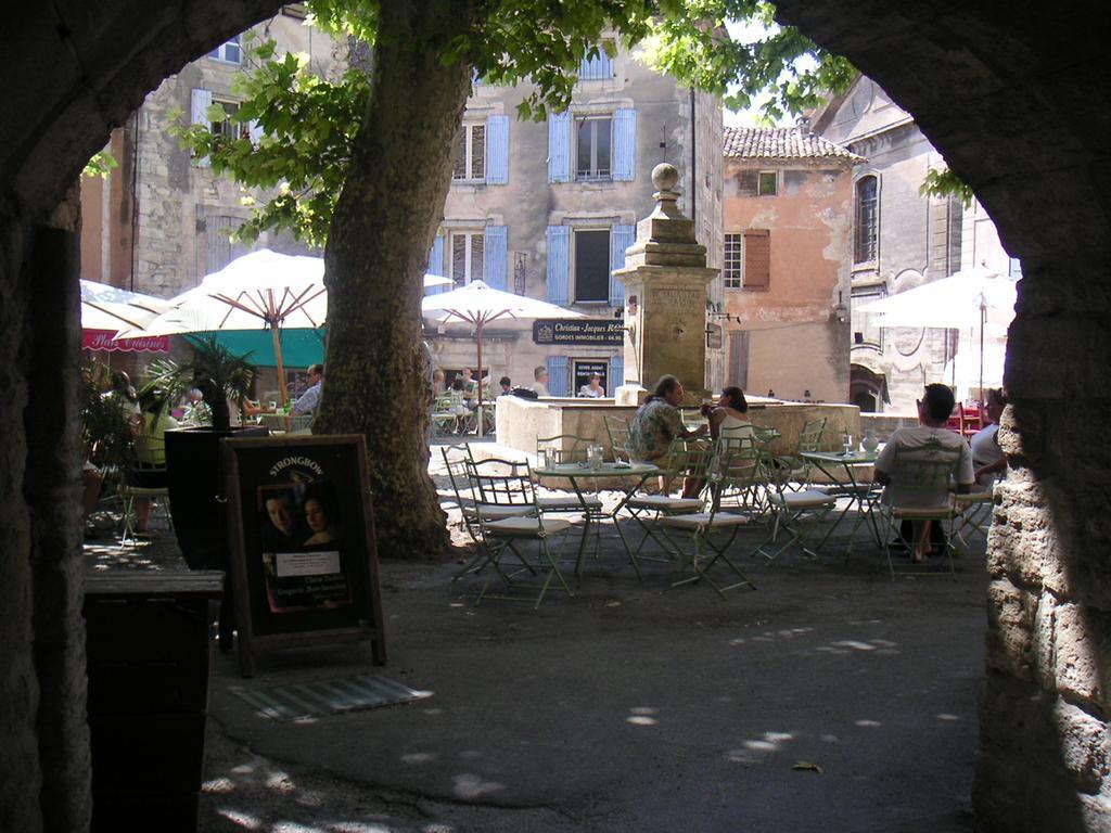 La Chenaie De Gordes Bed & Breakfast Exterior photo