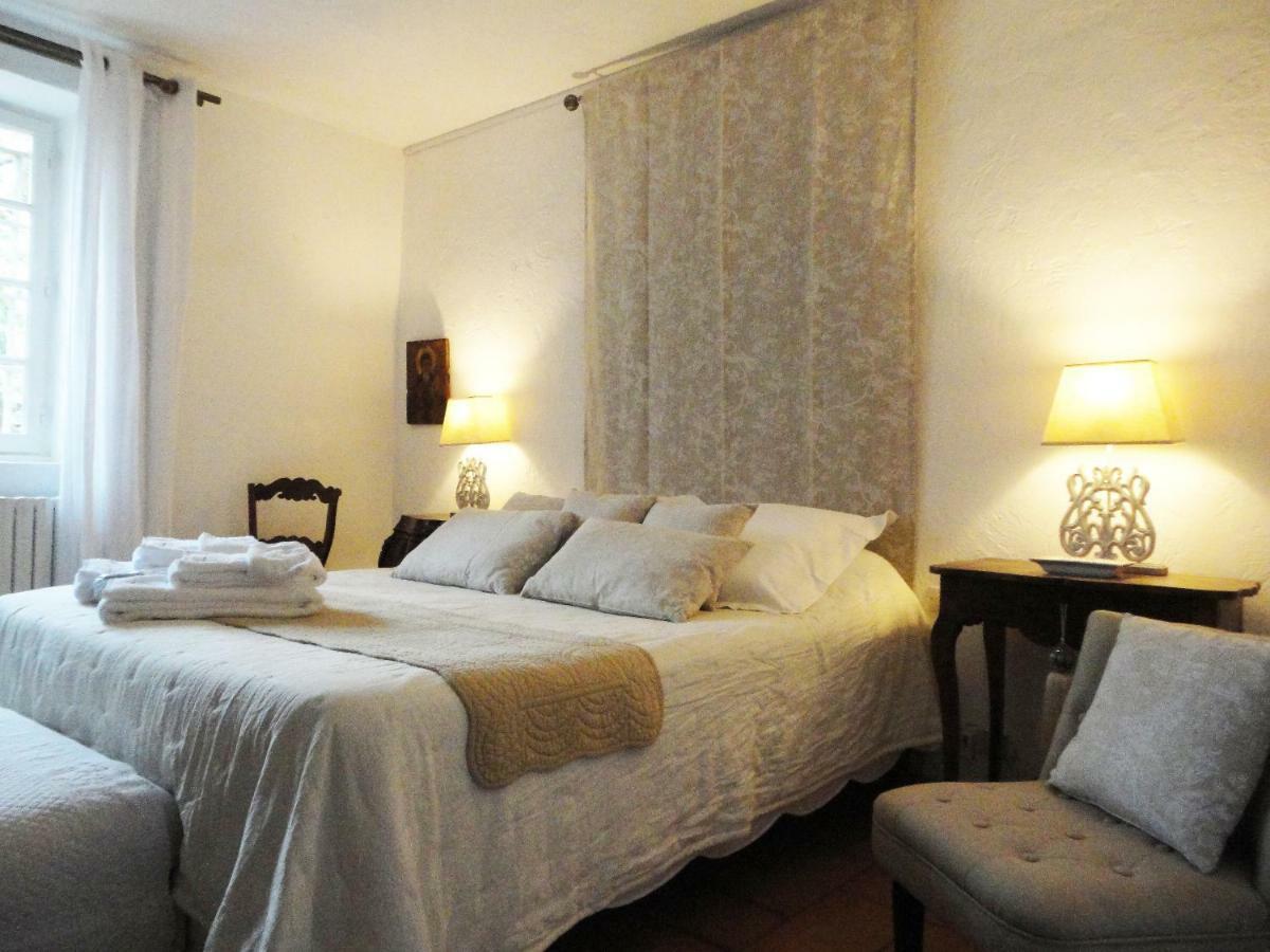 La Chenaie De Gordes Bed & Breakfast Room photo